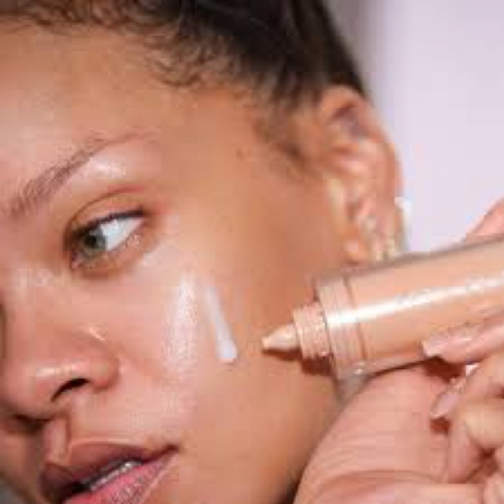 Fenty Skin Watch Ya Tone Niacinamide Dark Spot Face Serum - Picture 2 of 4
